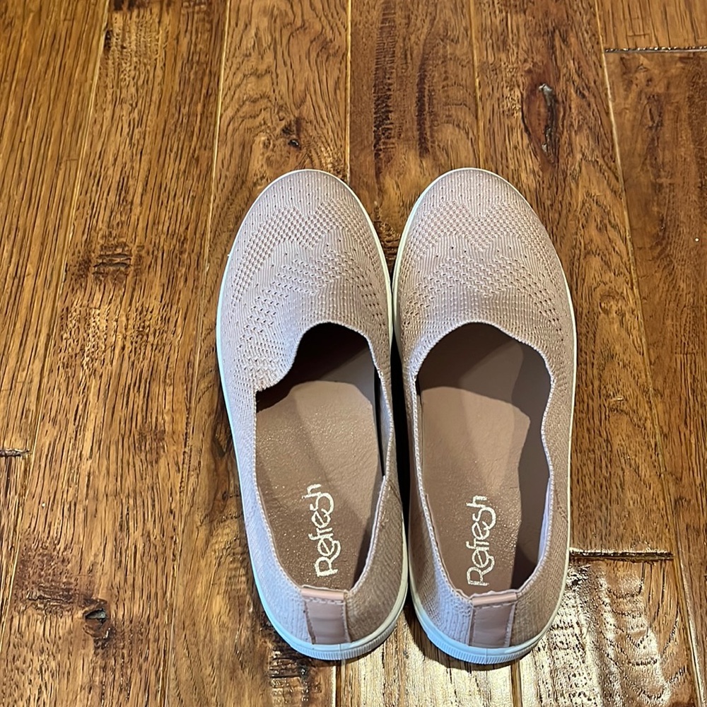 Refresh slip on shoes.